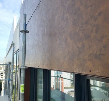 Bardage métallique effet zinc – façade moderne et résistante