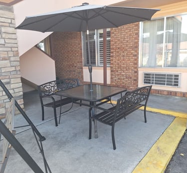 sitting area to hang out at motel/hotel. non-smoking rooms. nice place to stay in vernal