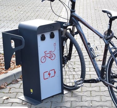 Stovai elektriniams dviračiams ir paspirtukams