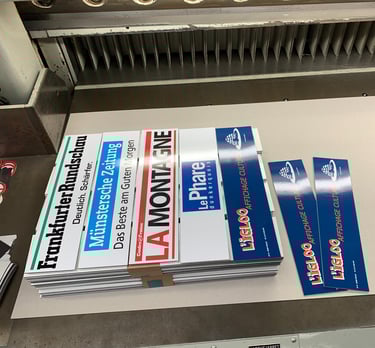 5 modèles de pinces magnétiques Posterclip après découpe