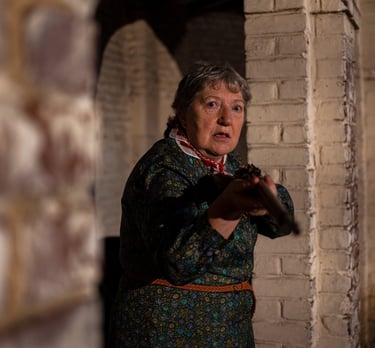 Sabine Lefort dans les Fantômes du Vendredi jouant le rôle de Suzanne Potez. Corbie. Val de Somme.
