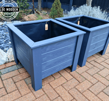 Versailles planters set of 2  