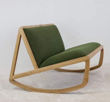 rocking-chair pour deux personnes en chêne avec une tapisserie technique moderne