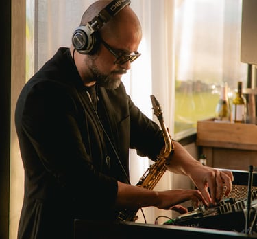 DJ y Saxo
