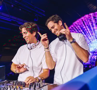 Thibault & Arnaud DJ et percussion – musique commerciale pour événements haut de gamme
