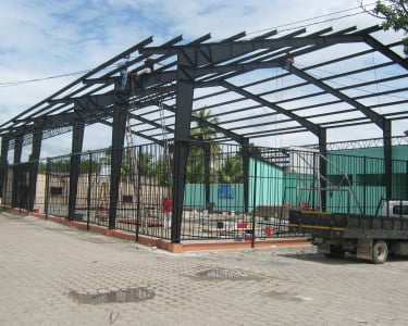 Techo de polideportivo a dos aguas