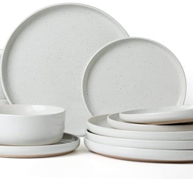 white dinner plates