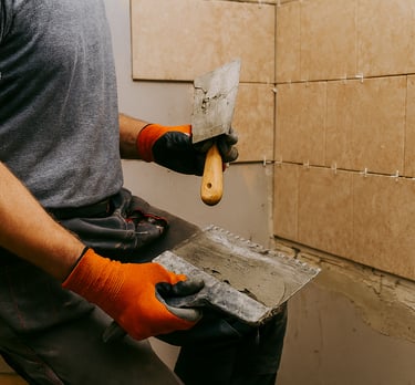 Second œuvre : finitions intérieures en peinture, carrelage et menuiserie – MACIK