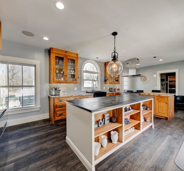 Warm and inviting Farmhouse Kitchen