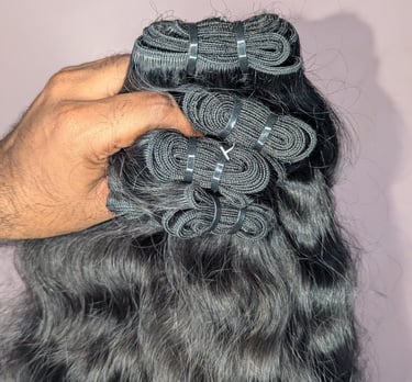 Natural Indian wavy human hair bundles for salon and retail use