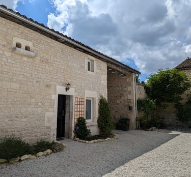 Vue extérieure du gîte Agate près d'Angoulême