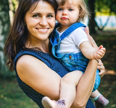 Portrait maman et fille lumineux au parc par Carine Lebrun Photo