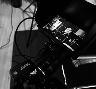 Asiakaskokemusvideon kuvaaminen asiakkaan kanssa