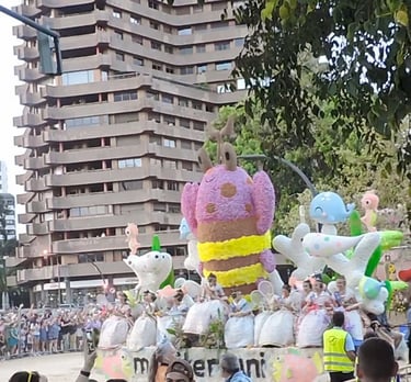 Carroza de la batalla de las flores en Valencia