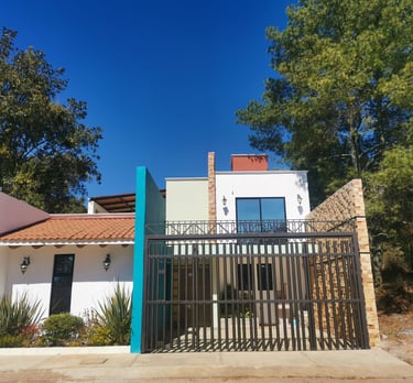 Fachada-casa-estilo-contemporaneo-moderno-patzcuaro-villas-del-sol