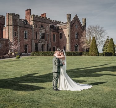 Elegant wedding couple portraits in Leeds – The Wedding Edit