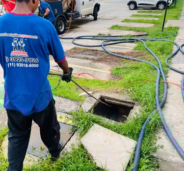 desentupimento da rede de esgoto