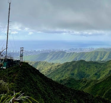 Wiliwilinui Ridge Trail O'ahu Hawai'i