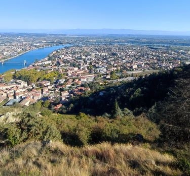 Photo du sud de Tournon sur Rhône, depuis les hauteurs de la ville