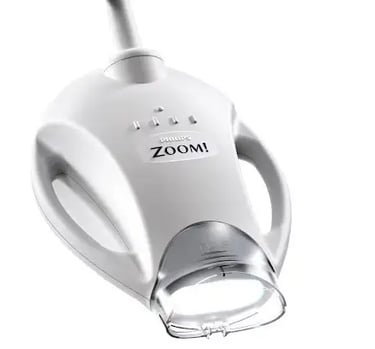 Lámpara Philips Zoom: Blanqueamiento dental LED profesional, Dra. Marianela Sors, Palermo.