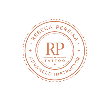 Sello RP Rebeca Pereira Tattoo, tatuadora y formadora de tatuaje