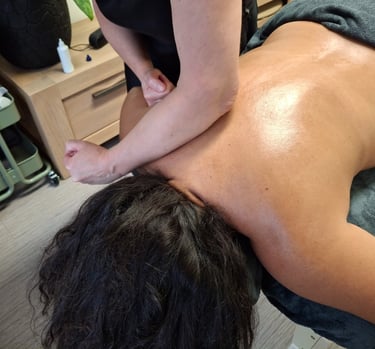 Deep tissue onderarmen techniek bij spanning en pijn in nek, rug en schouders