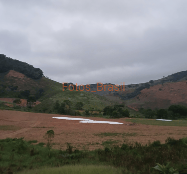 [Download] Campo de trabalho rural em meios à áreas montanhosas.