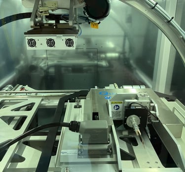 Bên trong buồng Xray Nordson Quadra 7 Pro 