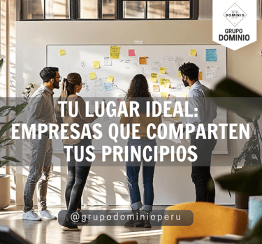 equipo comercial plasmando estrategias de ventas en oficina de grupo dominio peru