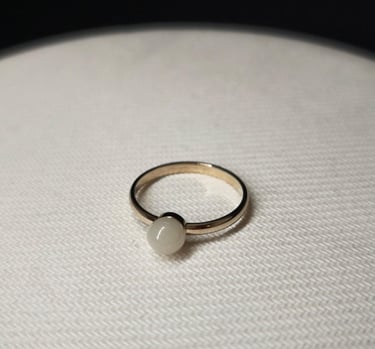anillo oro blanco con leche materna