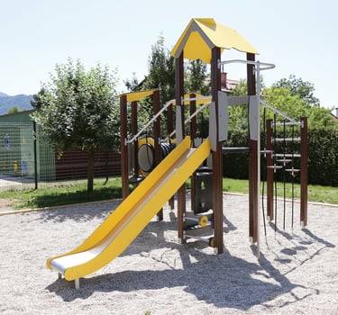 Žaidimų aikštelių kompleksai iš medienos