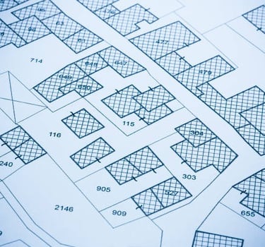 Plan architectural détaillé du site montrant les limites de propriété et les numéro de parcelles