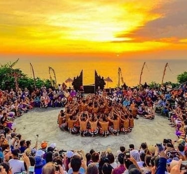 Uluwatu- Sunset Kecak Dance