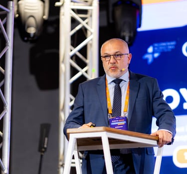 хірург-уролог, онкоуролог Войленко Олег, уролог, рак нирки, операції на нирці, лапароскопія