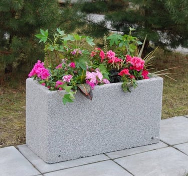 Betoninės lauko gėlinės