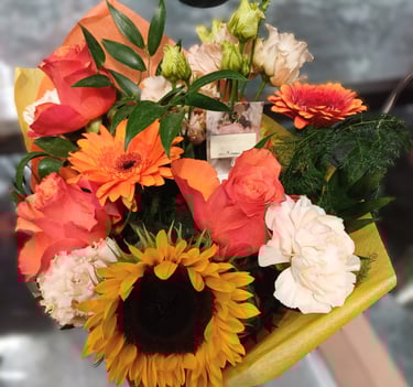 Les fleurs proposées sont de saison, choisissez les fleurs ui vous plaisent dans la ribrique tarifs