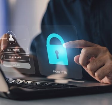 executivo atualizando o sistema de segurança da sua conta bancária.