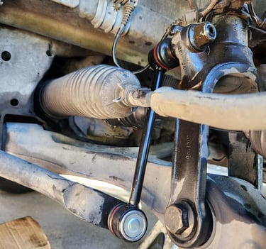 Fast T's Suspension Technicians instaalled new sway bar links at our customers location near West Des Moines, Iowa 
