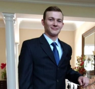 change tie color to red