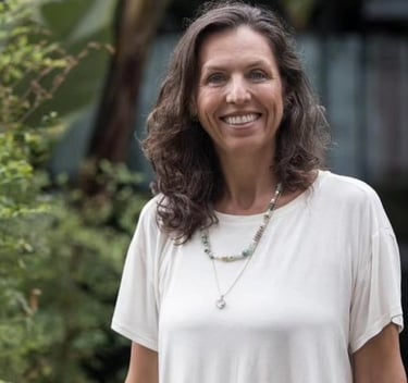 Liziane Oliveira - Odontopediatra