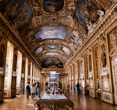Paris Louvre Tour