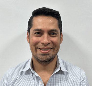 William FLores, Esposo y ferviente impulsador de esta gran obra
