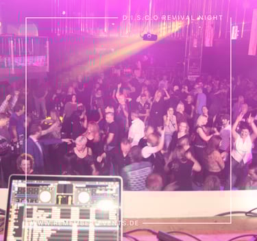 Blick vom DJ auf die D.I.S.C.O Revival Night in der Soundfactory