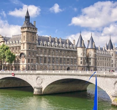 Paris City Center Walking Tour