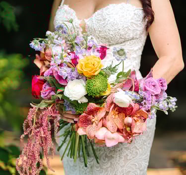 Wedding Florals photographed by Katy Rox in Austin Texas for Messina Inn bride