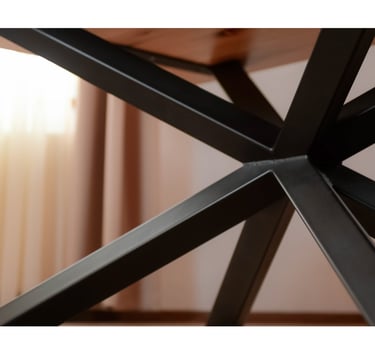 fém asztal, masa masiva din metal