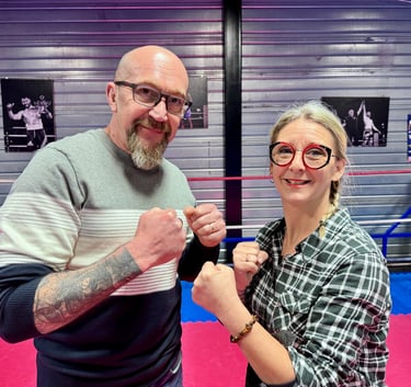 Ludovic et Sandrine Bellemere, président et secrétaire-trésorière du club, en garde de boxe