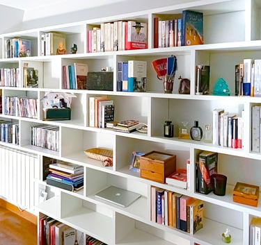 Bibliothèque Shelfi – Rueil-Malmaison – mélaminé 28 mm – sous combles optimisés