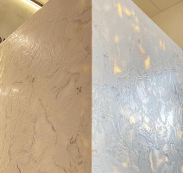 Plancha de cuarzo blanco texturizado traslúcido