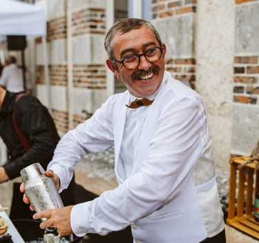 Pierrick, barman et Maitre d'hôtel